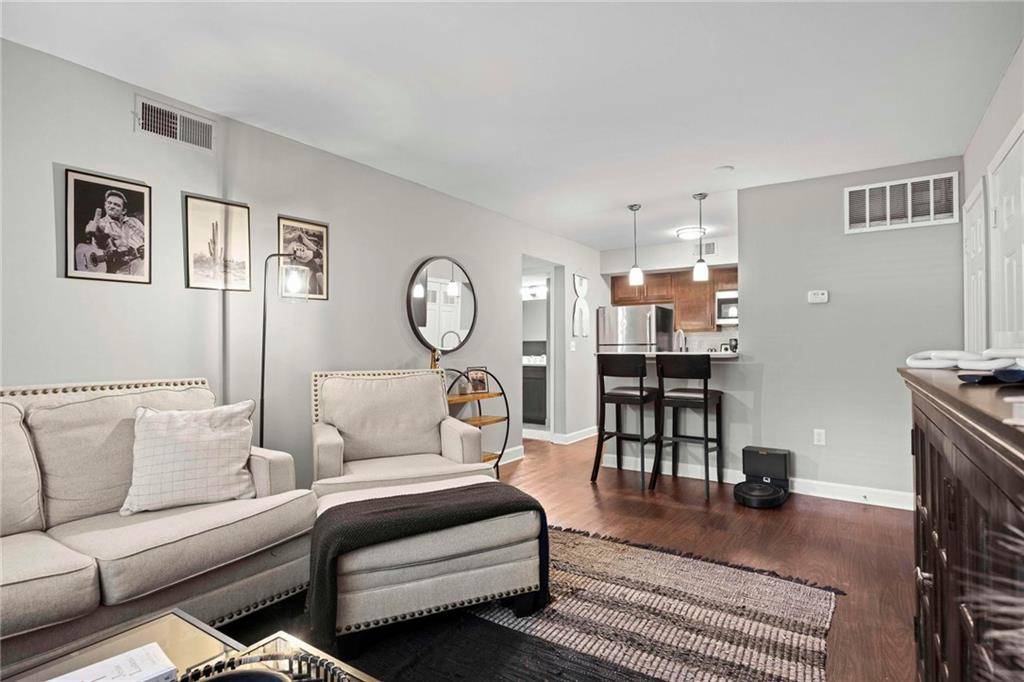 Kansas City, MO 64105,915 Washington #101 ST