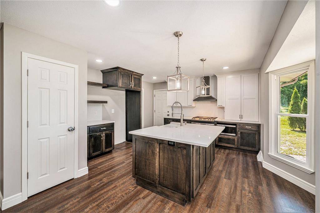 Blue Springs, MO 64014,109 NE Locust ST