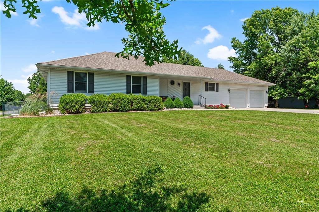 Lathrop, MO 64465,906 Plattsburg ST