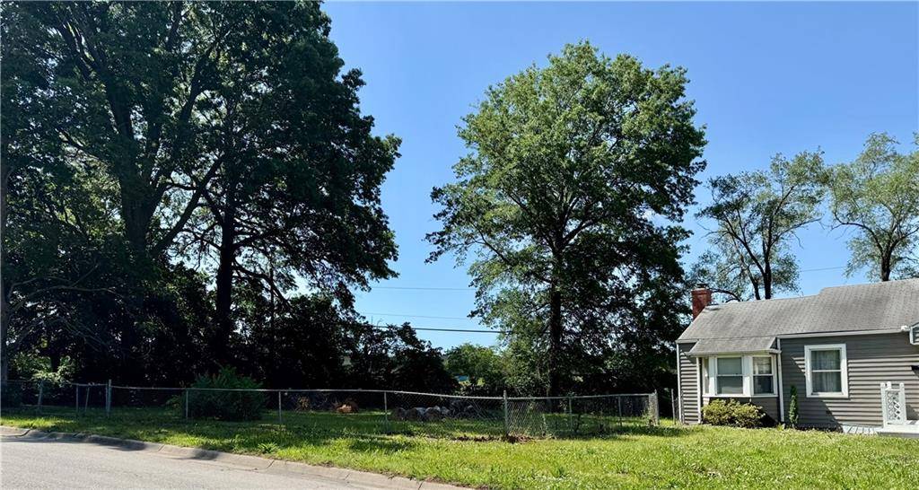 Independence, MO 64052,11343 Highridge DR