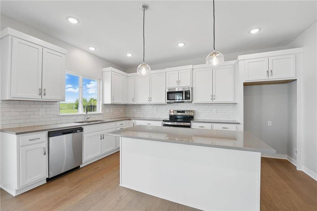 Raymore, MO 64083,780 Creekmoor DR