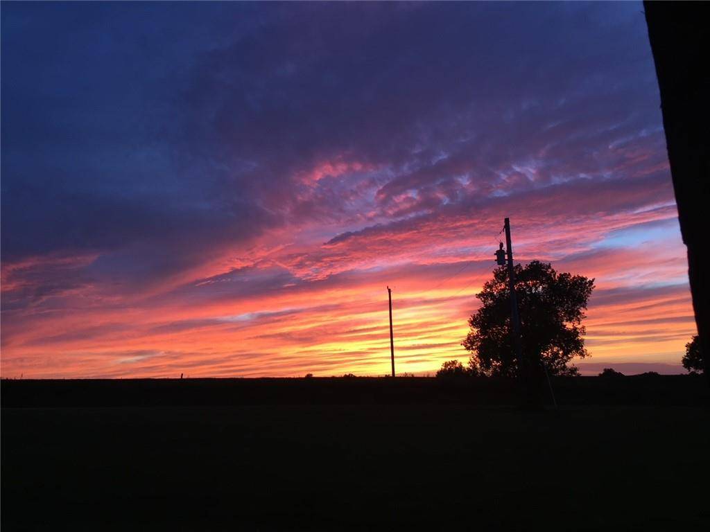 Centerview, MO 64019,816 SW VV HWY