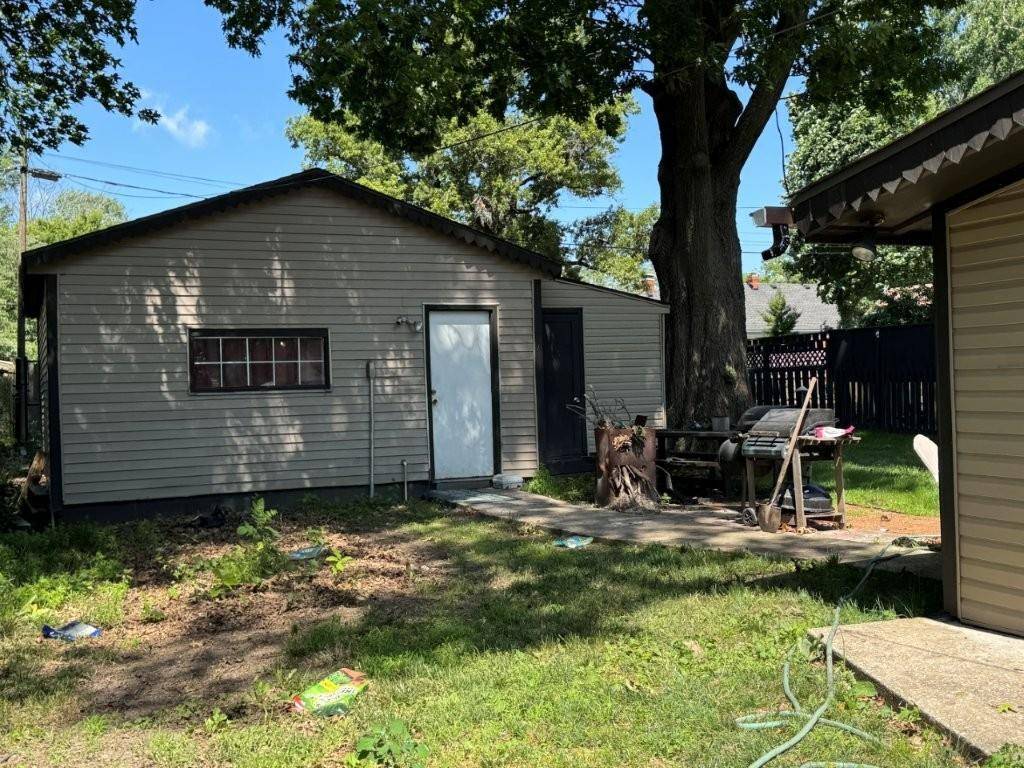 Independence, MO 64052,826 S Park AVE
