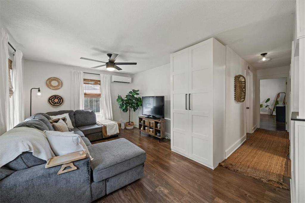 Gardner, KS 66030,236 W Park ST
