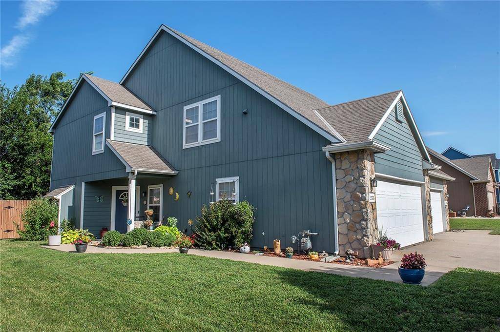 Lawrence, KS 66046,2335 Surrey DR