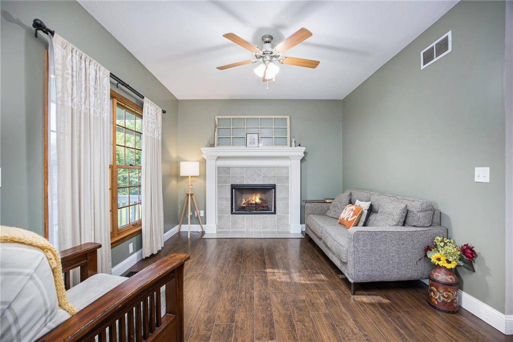 Liberty, MO 64068,1118 Crimson LN