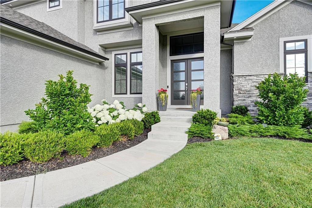 Overland Park, KS 66085,15716 Canterbury ST