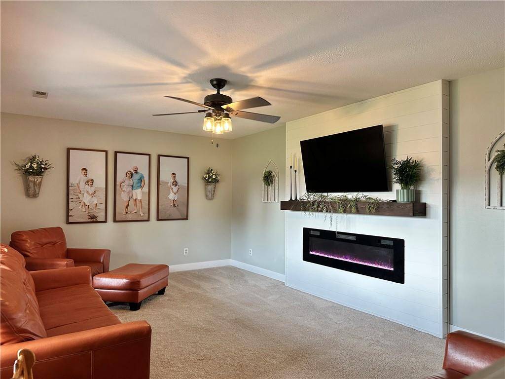 Trenton, MO 64683,2112 Mariner RD