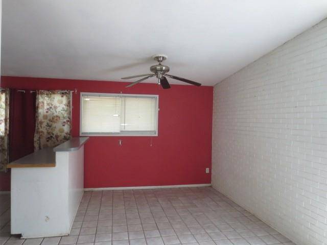 Gladstone, MO 64118,1206 67th ST