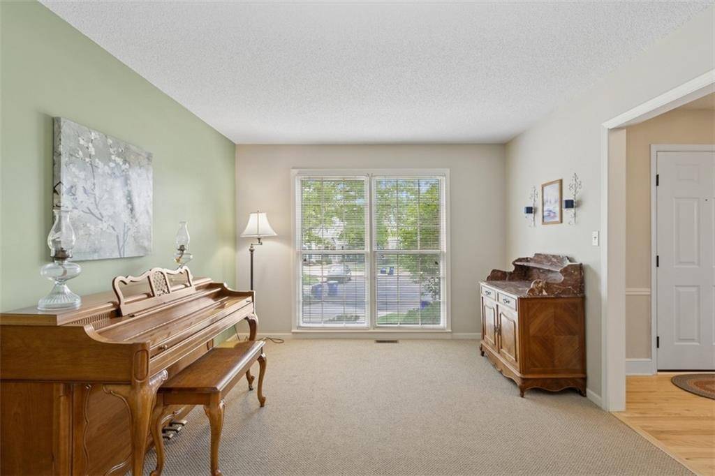 Overland Park, KS 66213,12117 Knox ST