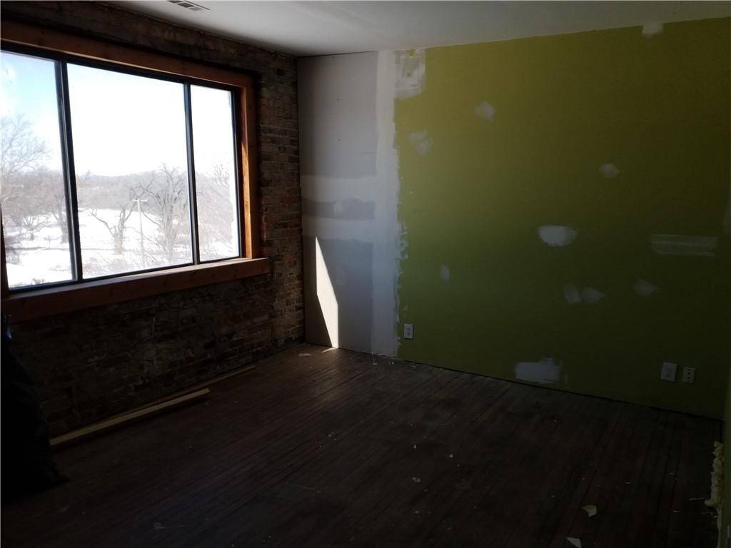 Kansas City, MO 64106,1038 E 5TH ST