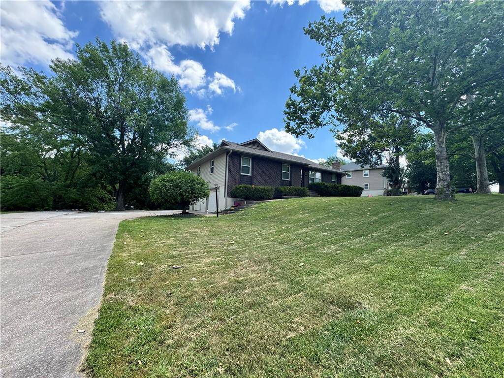 Warrensburg, MO 64093,1421 Grandview DR