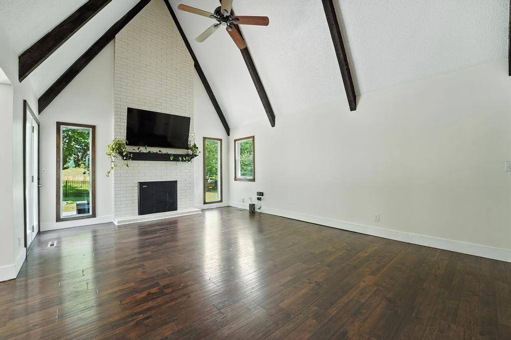 Kearney, MO 64060,16215 Rae Lee DR
