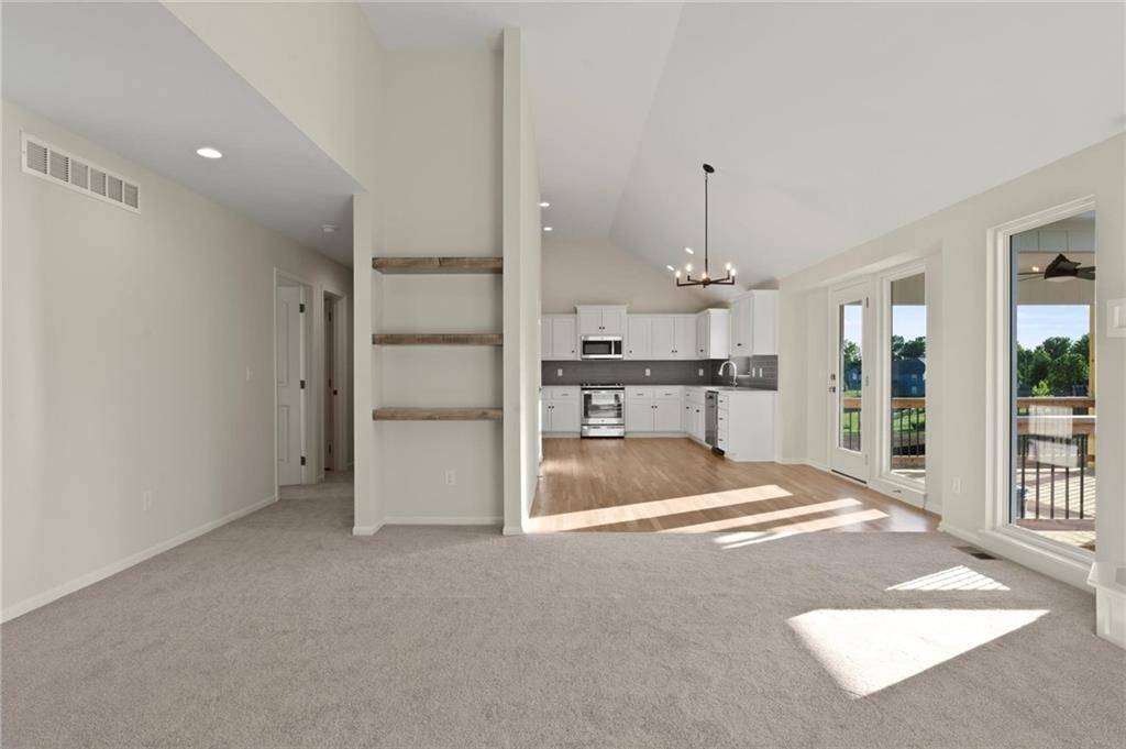 Liberty, MO 64068,984 Poplar LN