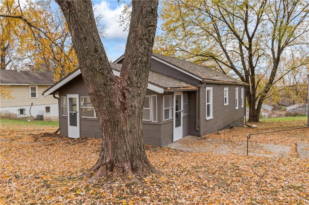 Independence, MO 64053,320 N Cedar AVE