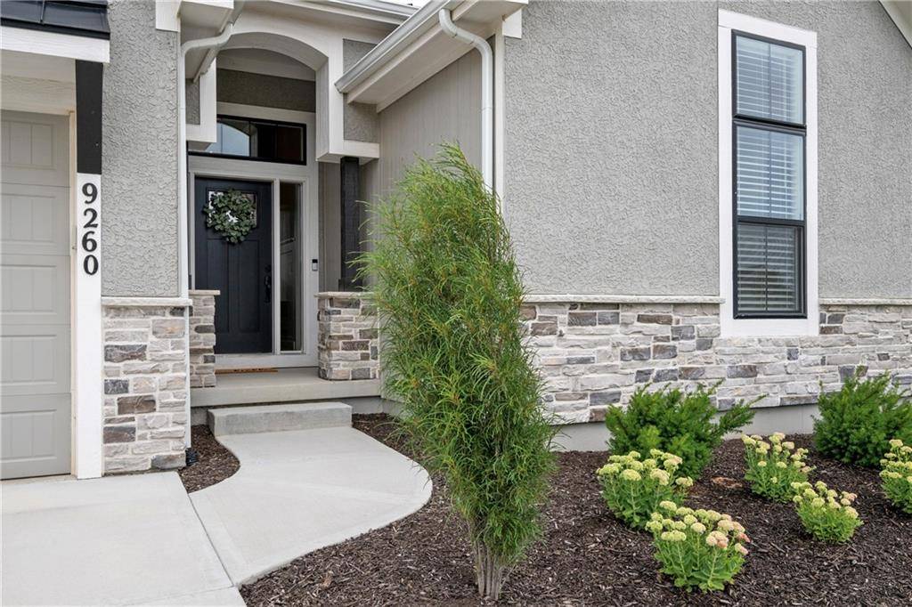 Lenexa, KS 66227,9260 Saddletop ST