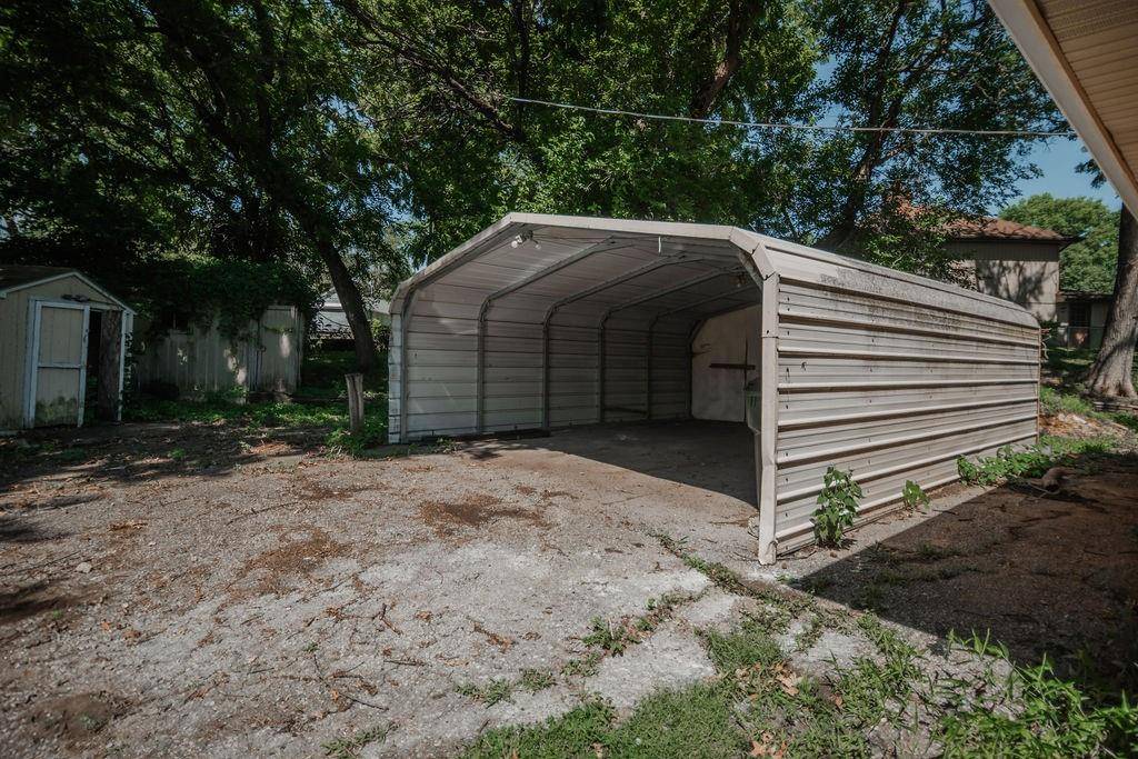 Leavenworth, KS 66048,1916 2nd AVE