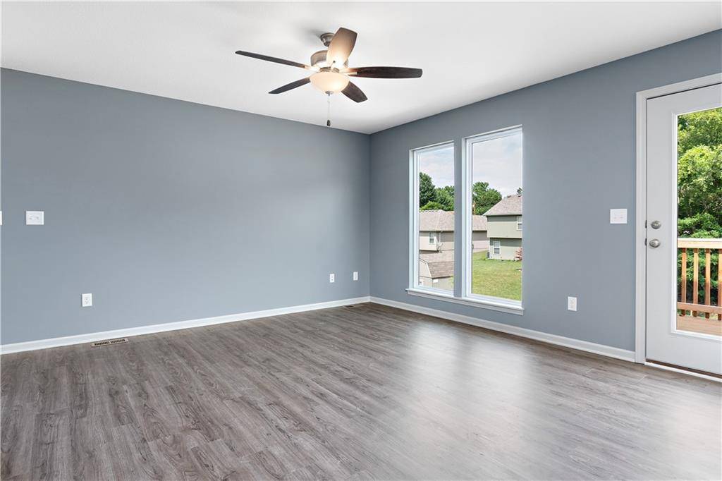 Kansas City, MO 64155,11222 N Oak Trafficway