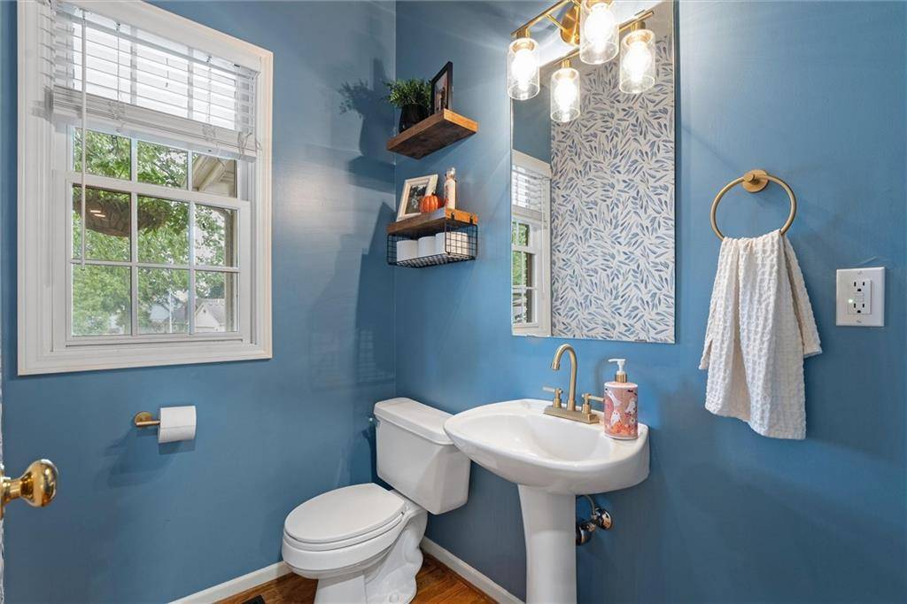 Liberty, MO 64068,1408 Telford DR