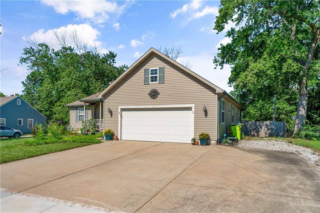 Harrisonville, MO 64701,1302 S Independence ST