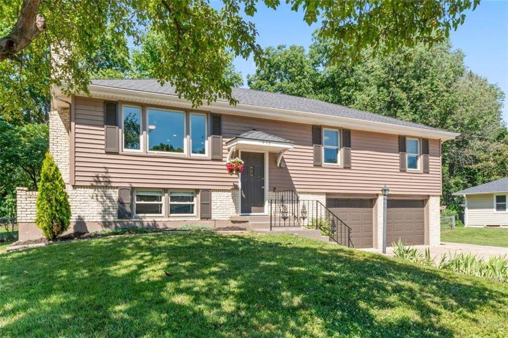 Lee's Summit, MO 64081,418 SW STRATFORD RD