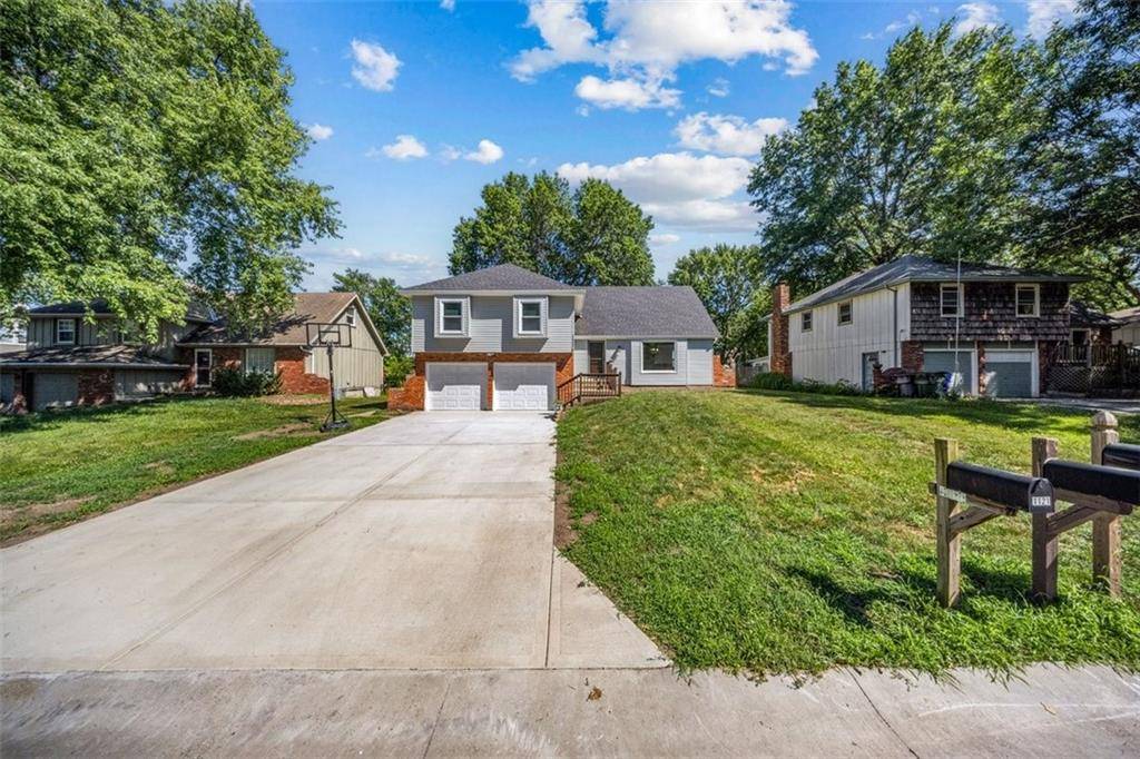 Olathe, KS 66061,1116 N Walker LN