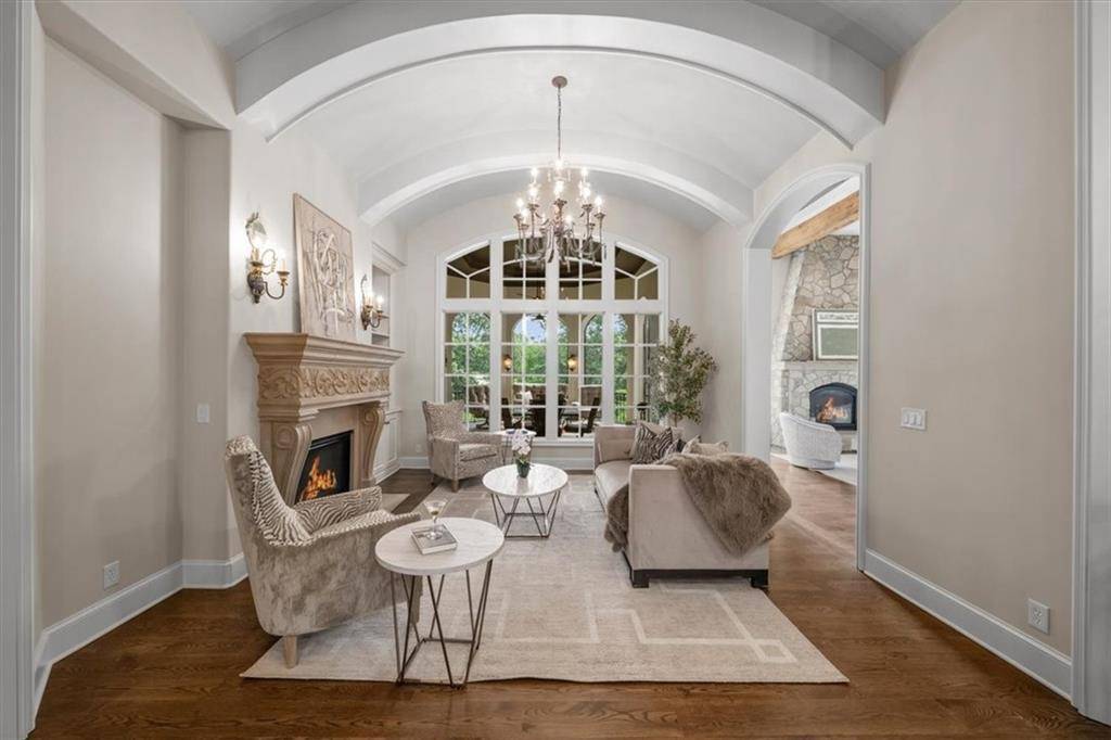 Loch Lloyd, MO 64012,200 Hever Knoll ST