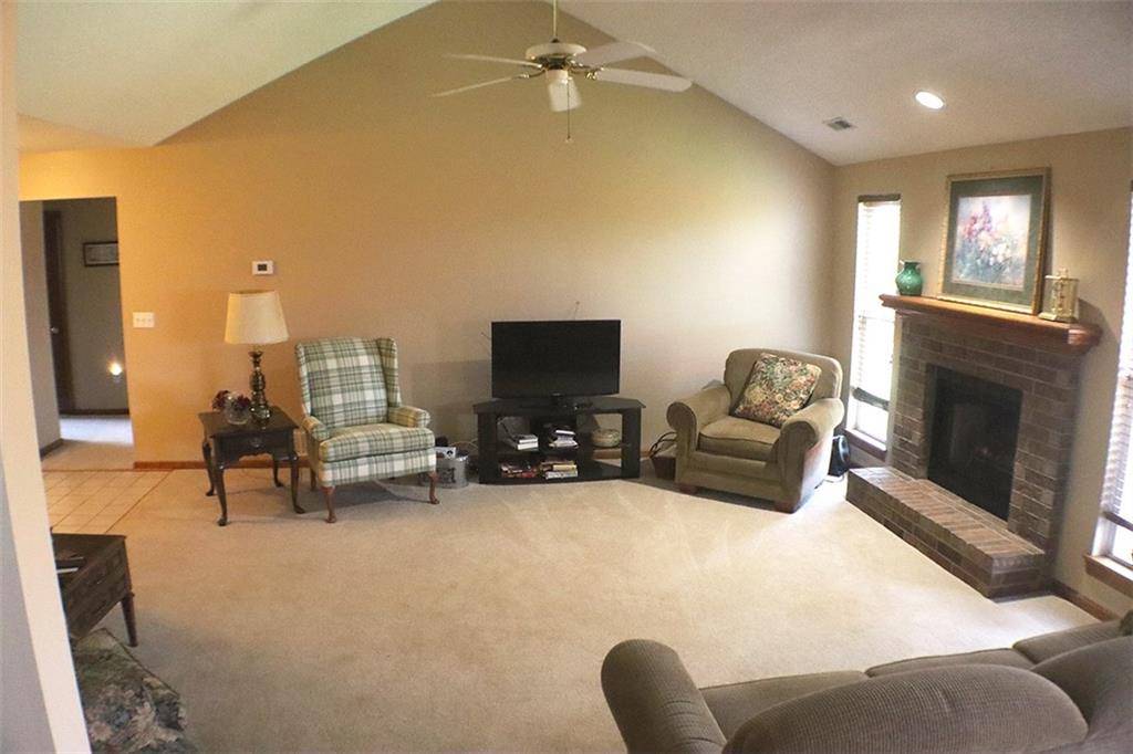 Warrensburg, MO 64093,1215 Foxridge DR
