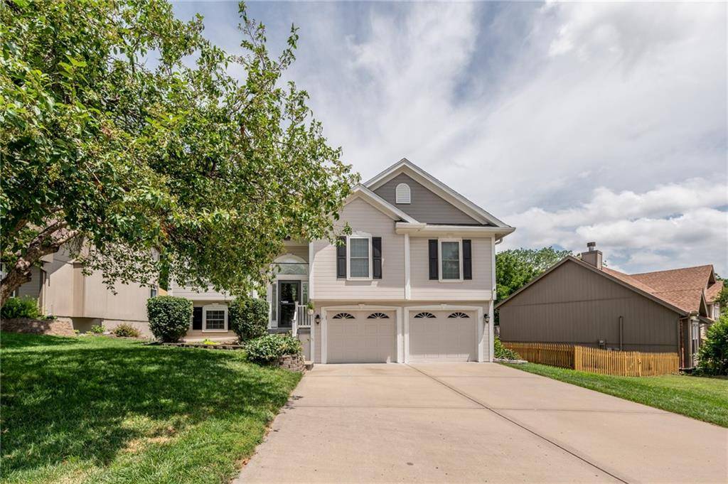 Smithville, MO 64089,207 Woodhaven DR