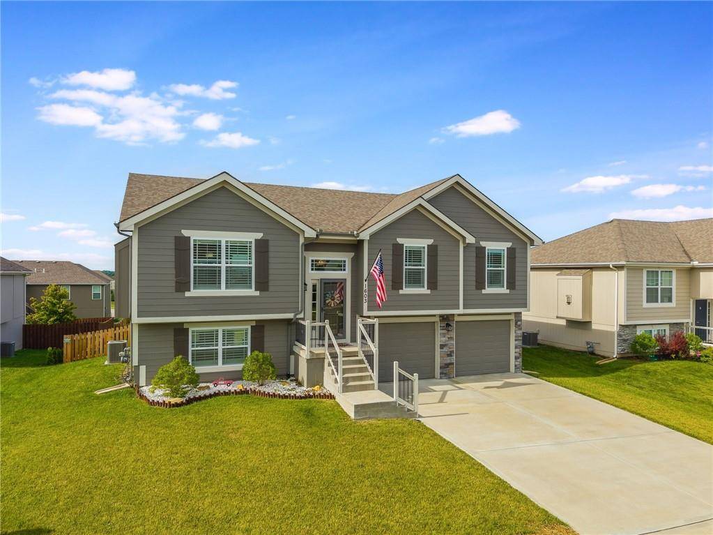 Kearney, MO 64060,1603 CHESTNUT ST