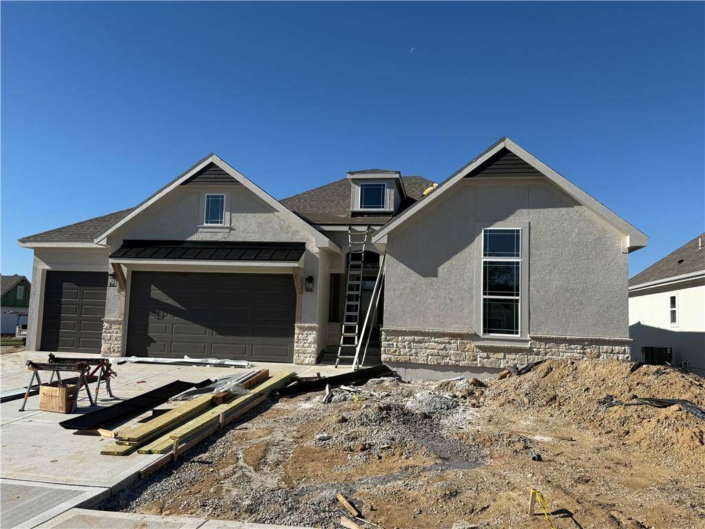 Parkville, MO 64152,7040 NW Forest Lakes DR