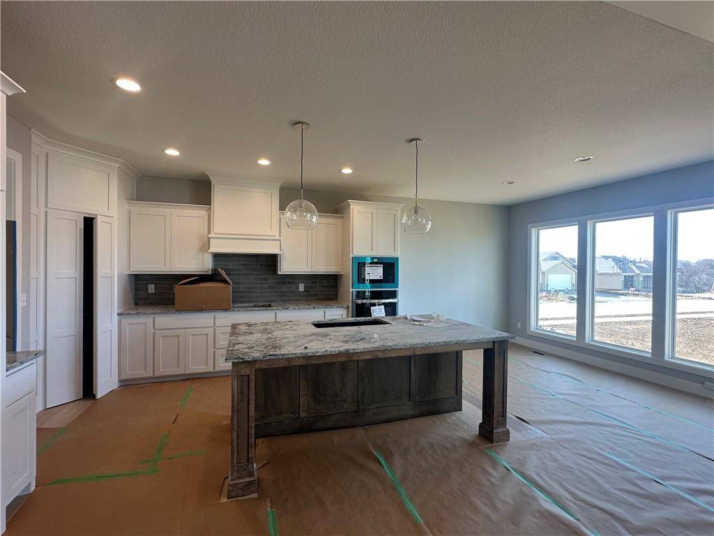 Parkville, MO 64152,7040 NW Forest Lakes DR