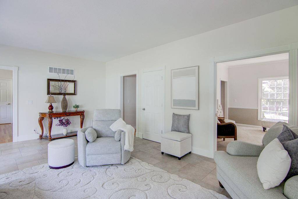 Lenexa, KS 66215,13904 W 110th TER