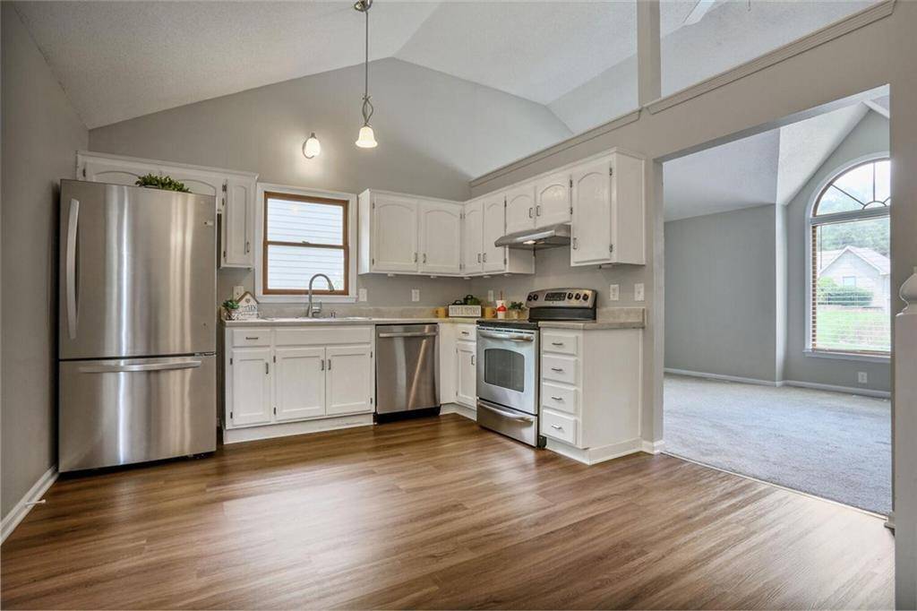 Parkville, MO 64152,6486 NW Valley DR