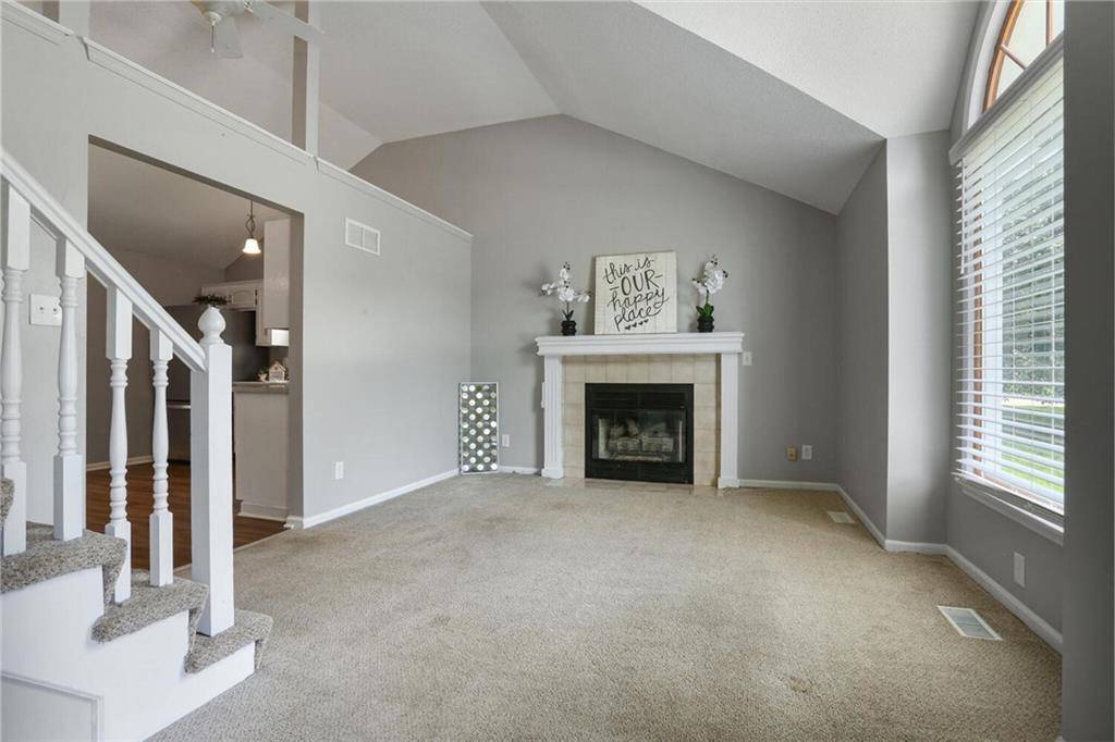 Parkville, MO 64152,6486 NW Valley DR