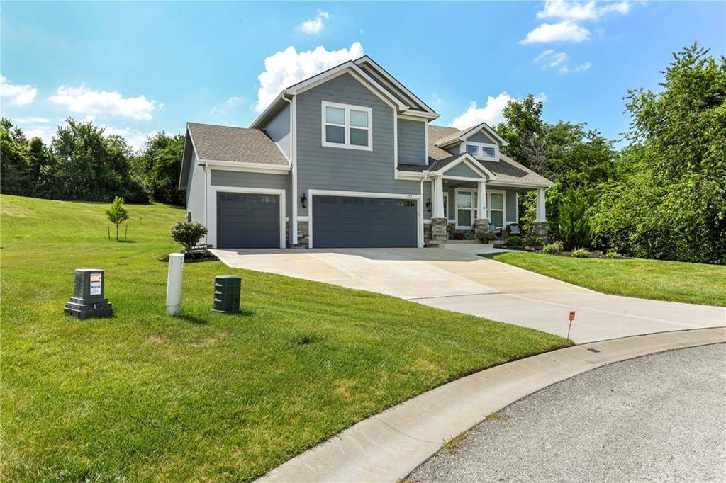 Lansing, KS 66043,859 Canyon LN