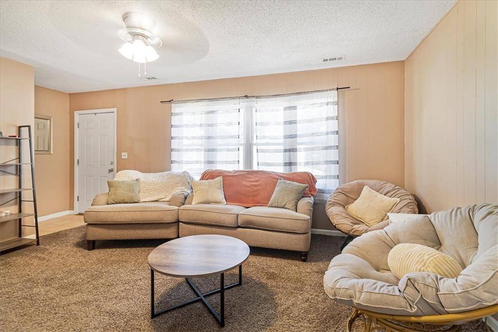 Warrensburg, MO 64093,810 Vest DR