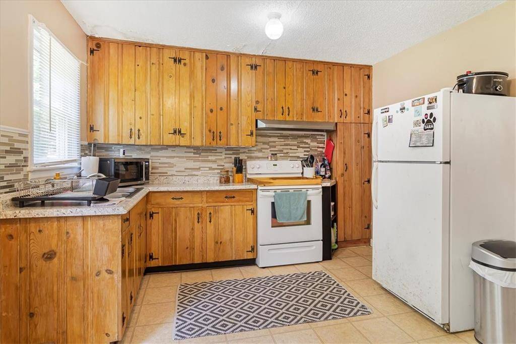 Warrensburg, MO 64093,810 Vest DR