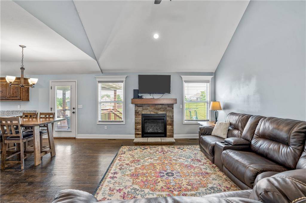 Basehor, KS 66007,14172 Rockaway CT