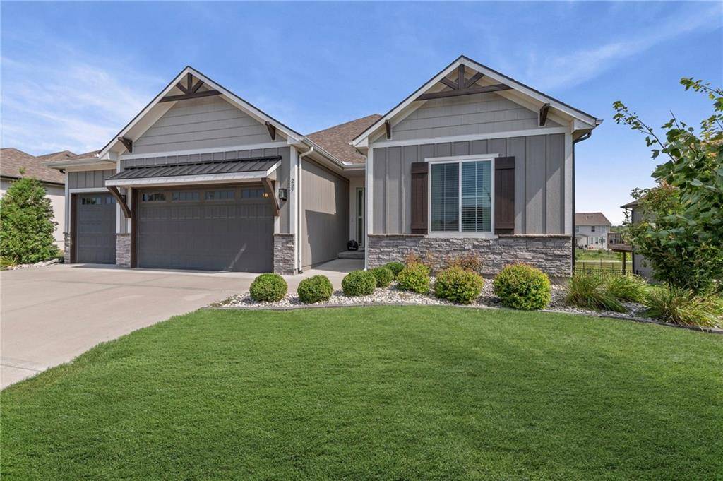 Blue Springs, MO 64014,227 SW Eagles Ridge DR
