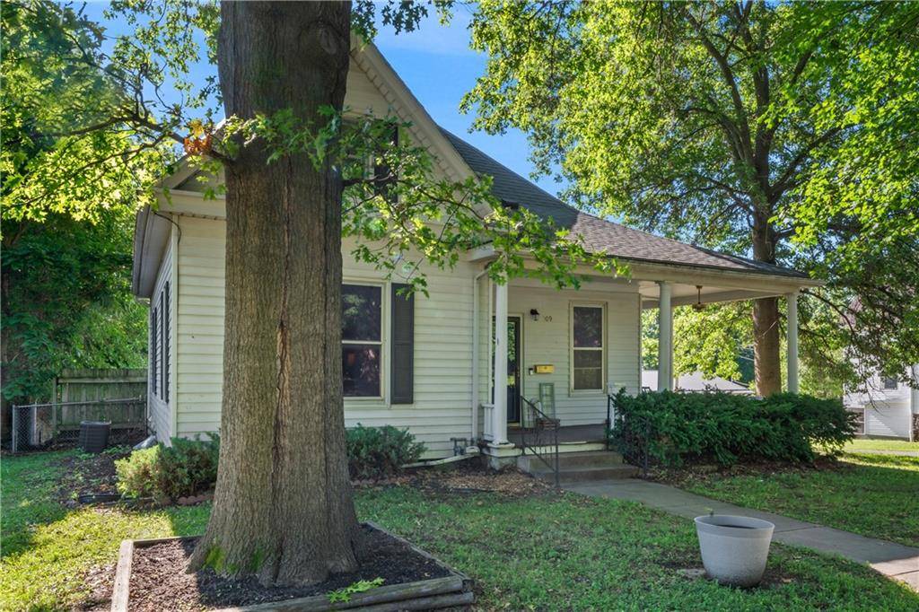 Sweet Springs, MO 65351,509 S Locust ST