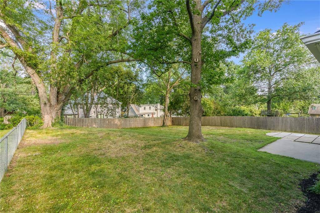 Overland Park, KS 66207,9909 Juniper LN
