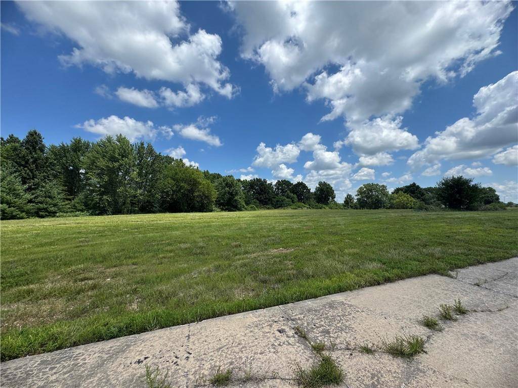 Peculiar, MO 64078,Tract 1 School RD
