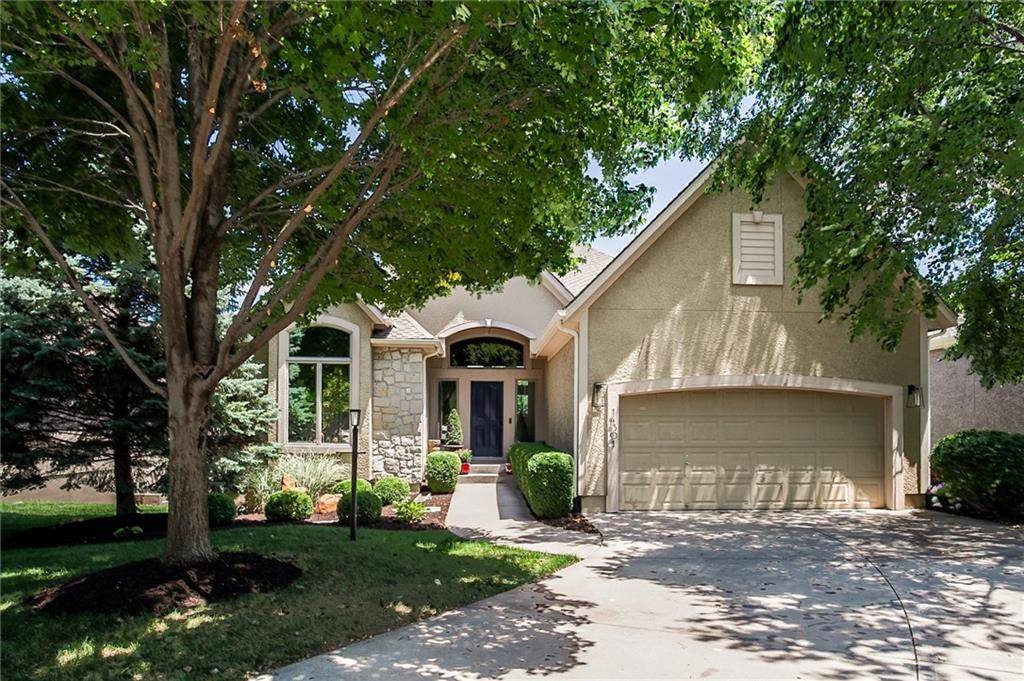 Leawood, KS 66224,14301 Manor CT