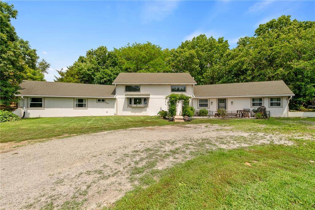 Mclouth, KS 66054,4815 Cheyenne LN