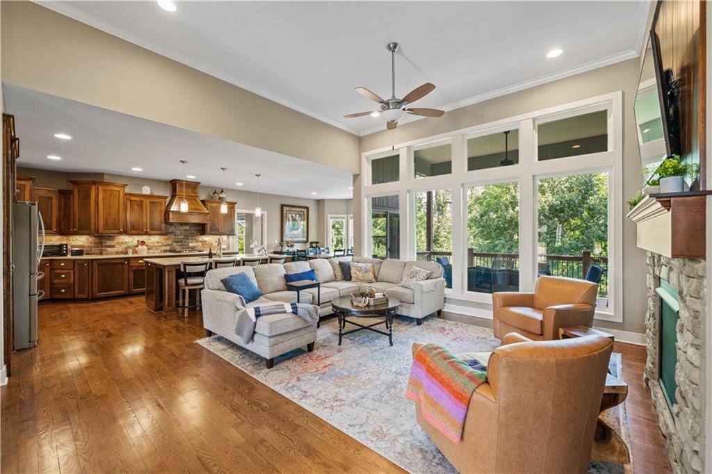 Weatherby Lake, MO 64152,10512 NW 79th PL