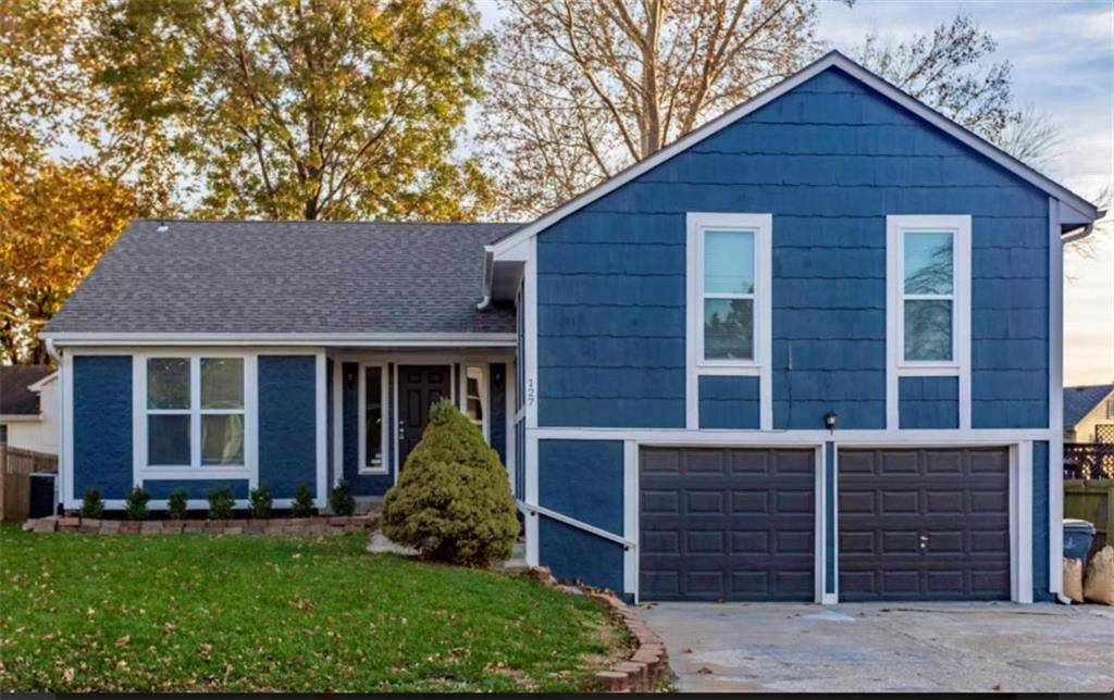 Olathe, KS 66061,127 E Nelson CIR
