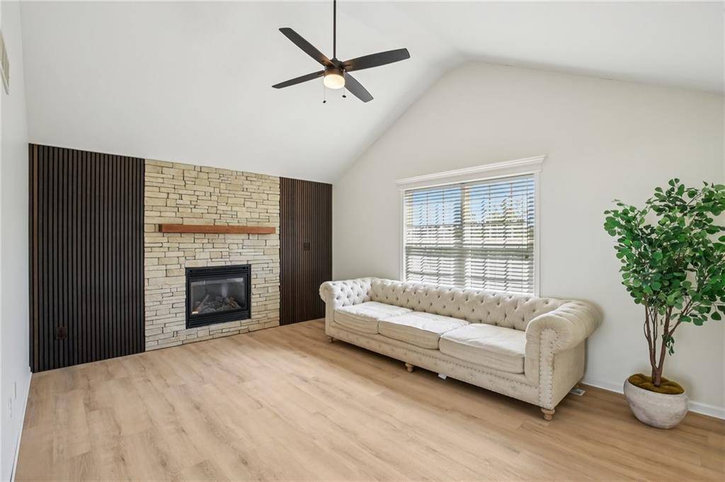 Warrensburg, MO 64093,447 Poplar ST