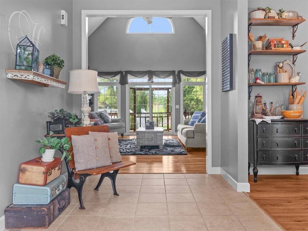 St Joseph, MO 64503,5509 Cape CT