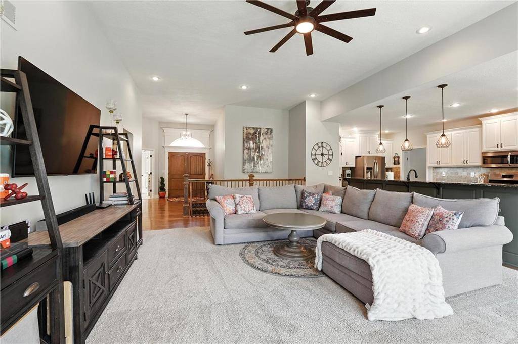 Parkville, MO 64152,6025 Vardon DR